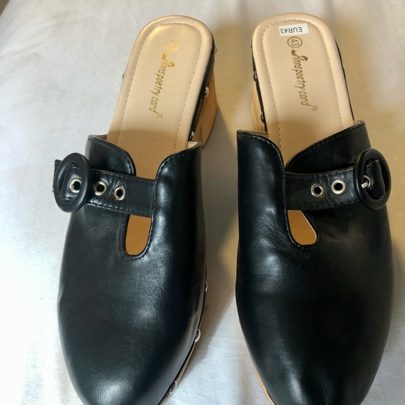 Black clog style shoes - Picture 3 of 4